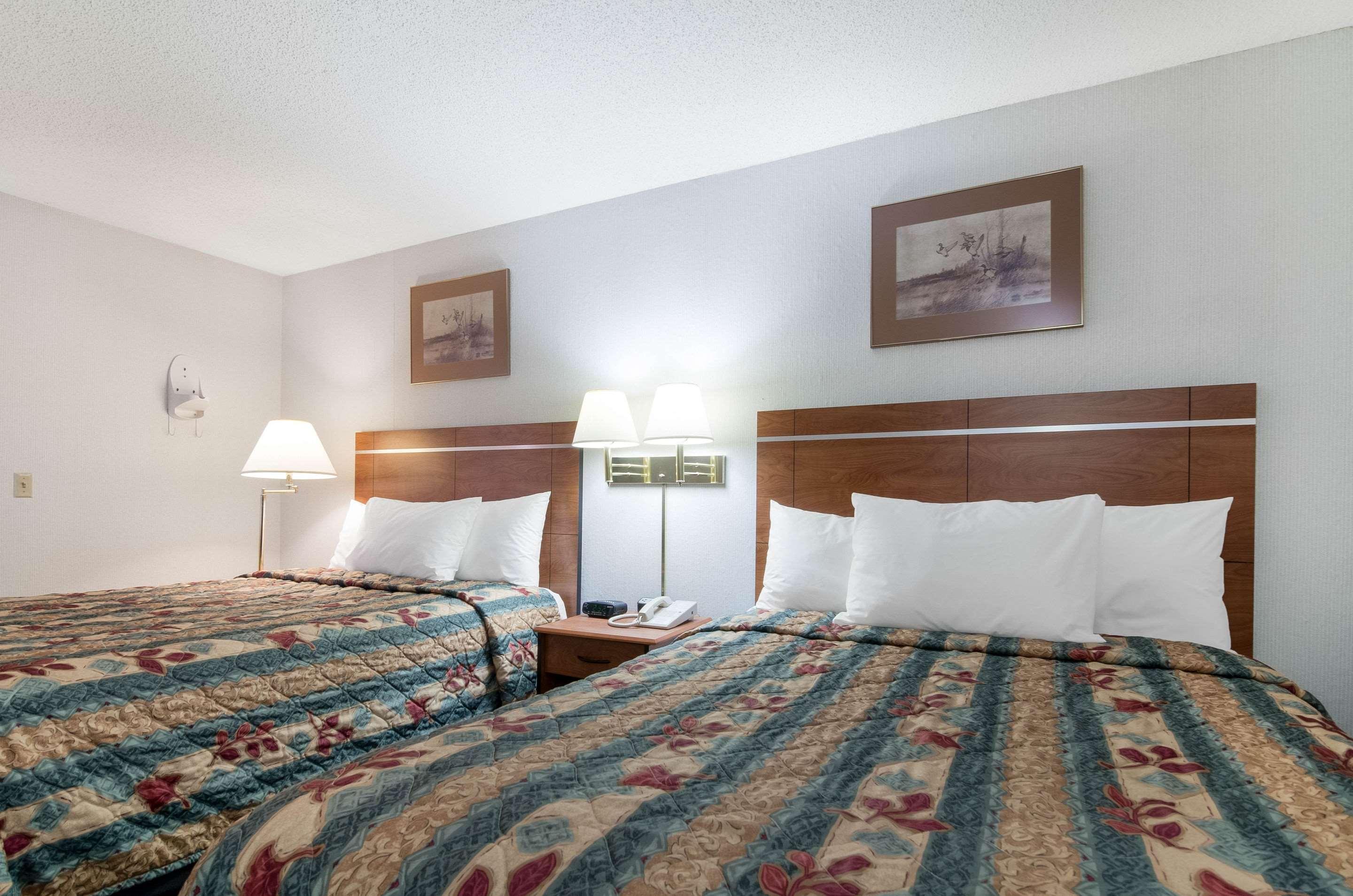 Econo Lodge Emporia Ngoại thất bức ảnh