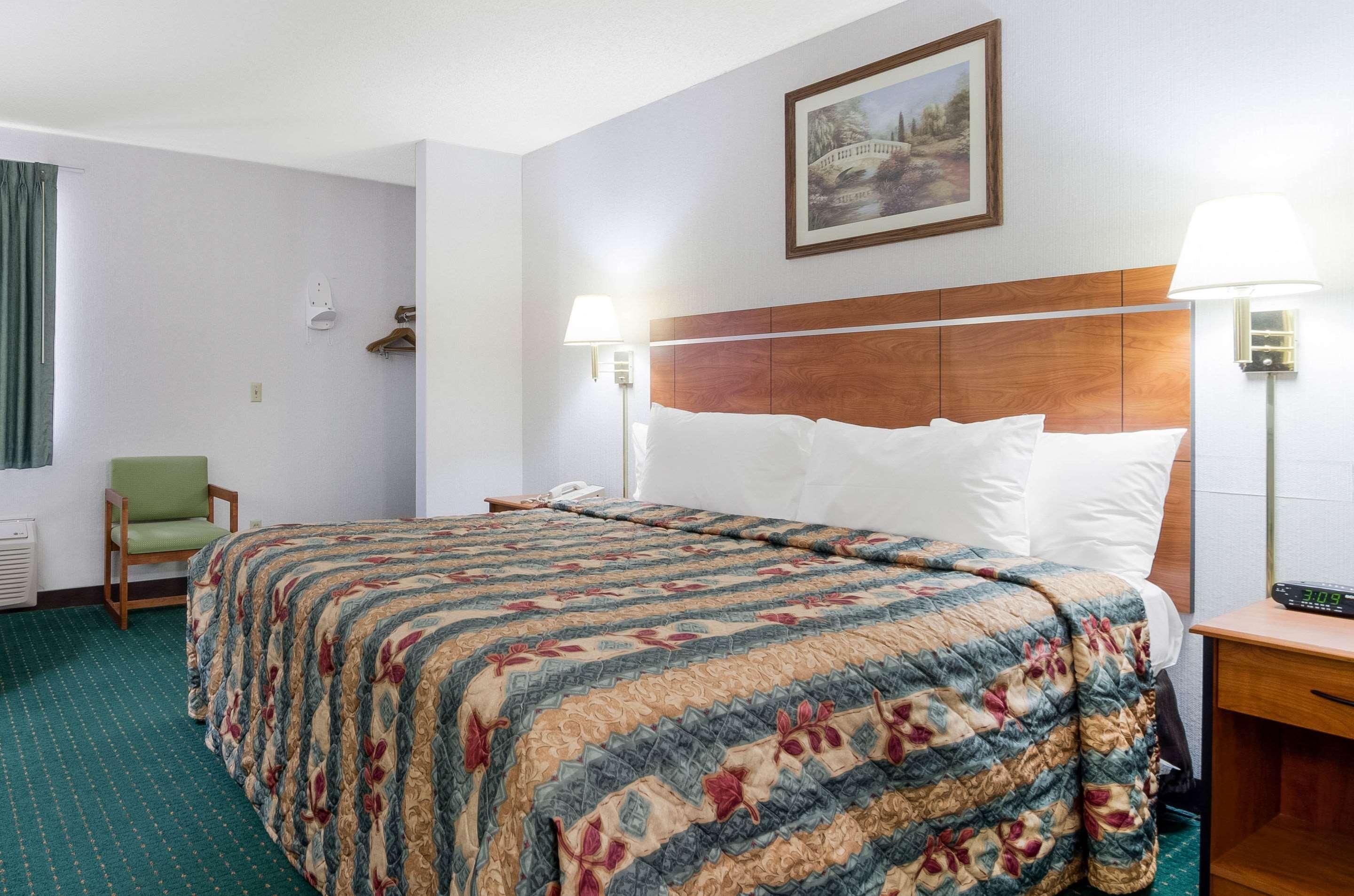 Econo Lodge Emporia Ngoại thất bức ảnh