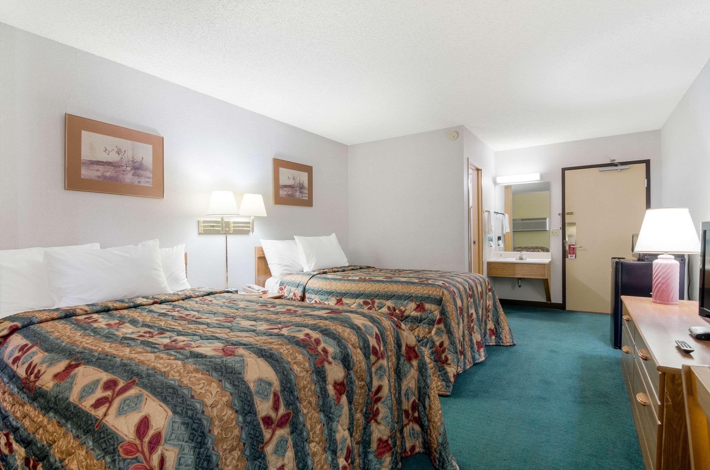 Econo Lodge Emporia Ngoại thất bức ảnh